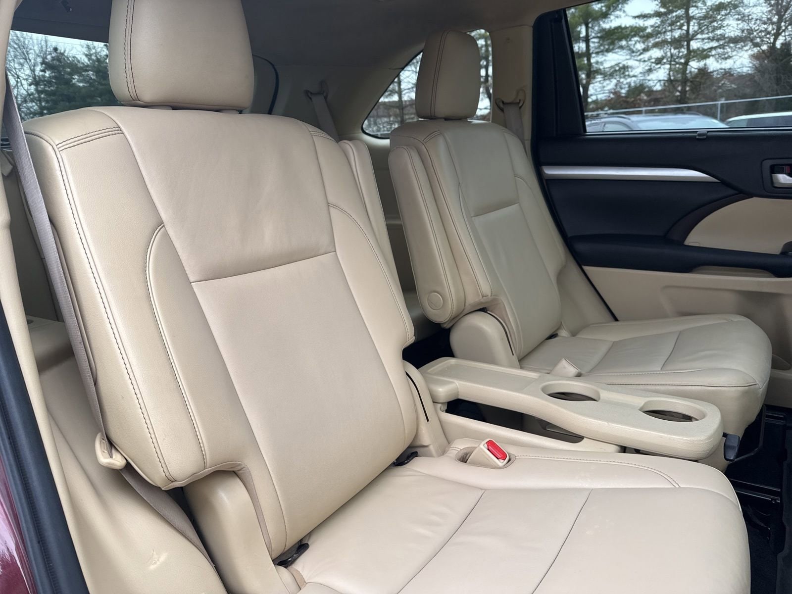 Thumbnail: 2019 Toyota Highlander - 25