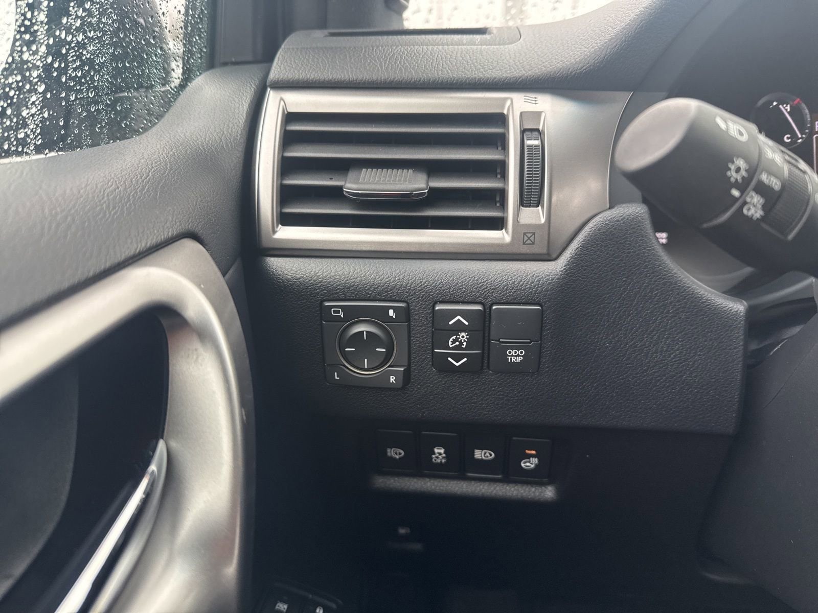 Thumbnail: 2023 Lexus GX - 33