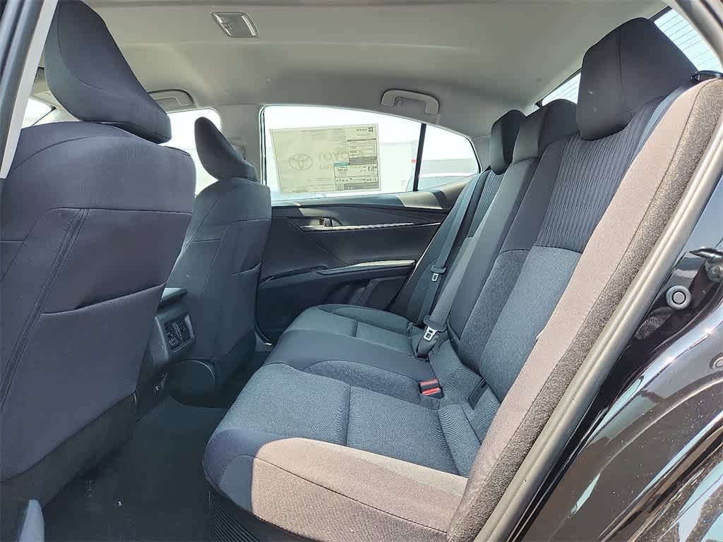 2025 Toyota Camry LE 10