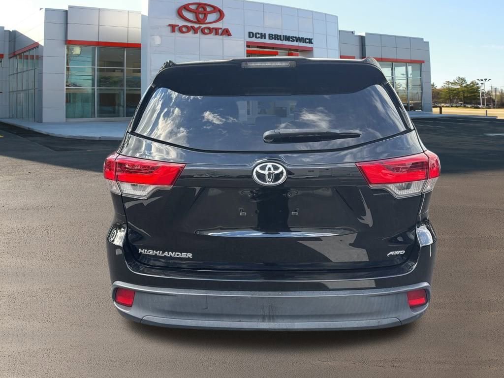 Thumbnail: 2019 Toyota Highlander - 13
