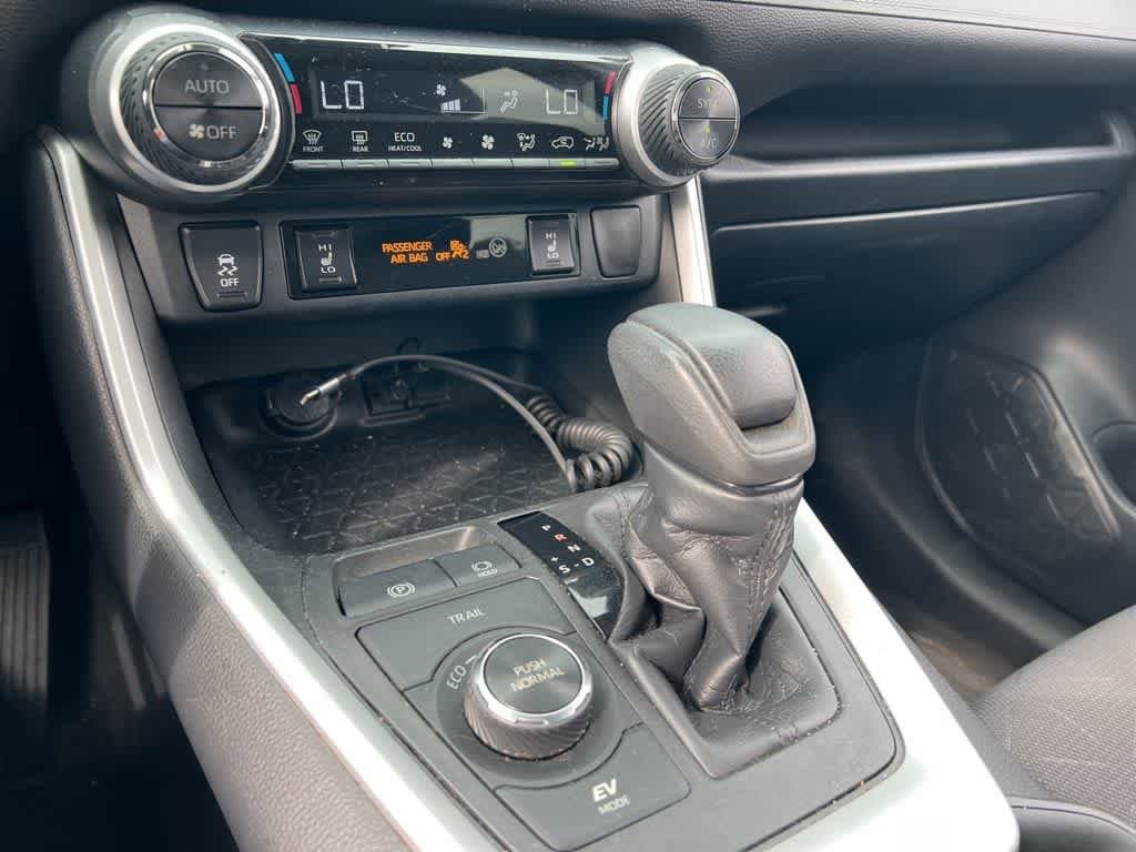 Thumbnail: 2019 Toyota RAV4 - 17