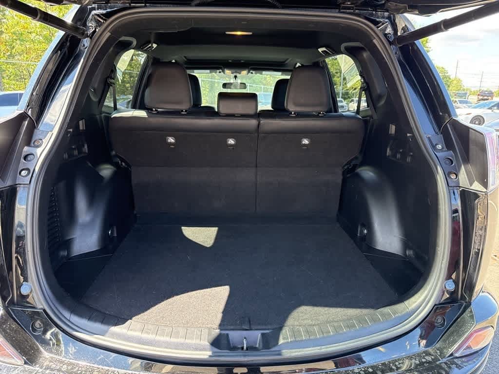 Thumbnail: 2016 Toyota RAV4 - 13