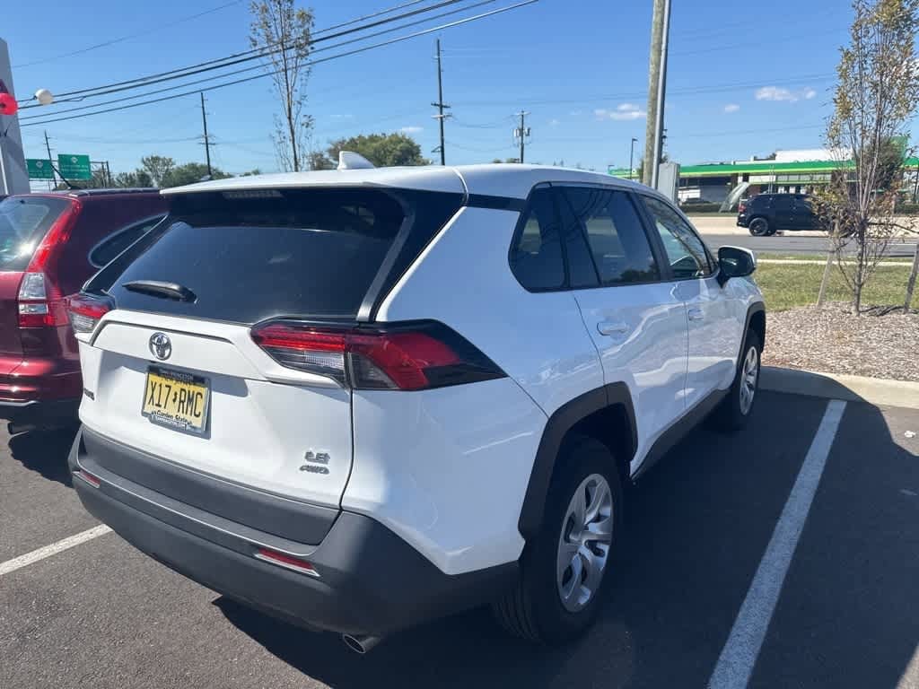 Thumbnail: 2022 Toyota RAV4 - 3