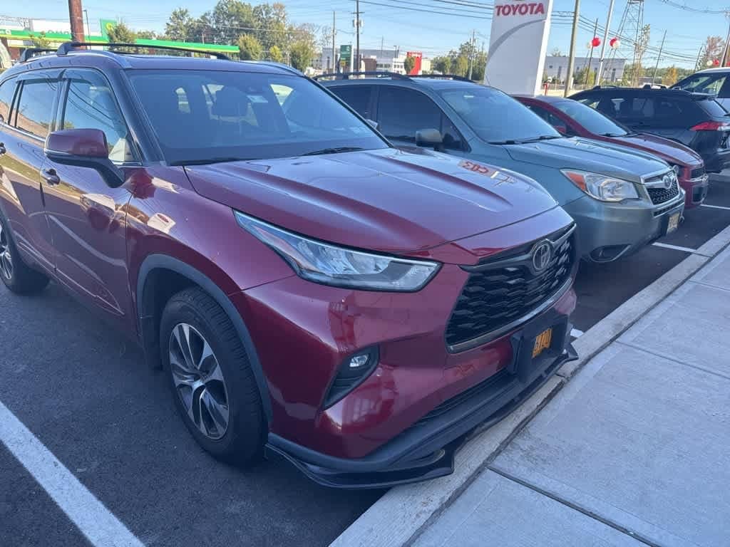 Thumbnail: 2020 Toyota Highlander - 2