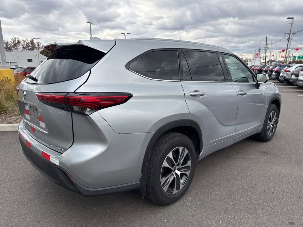Thumbnail: 2021 Toyota Highlander - 5