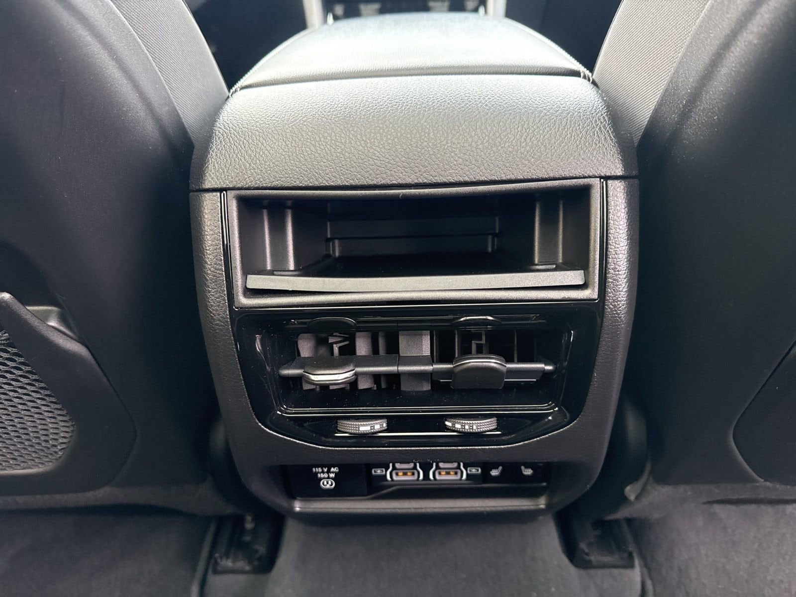 Thumbnail: 2023 Jeep Grand Cherokee - 32