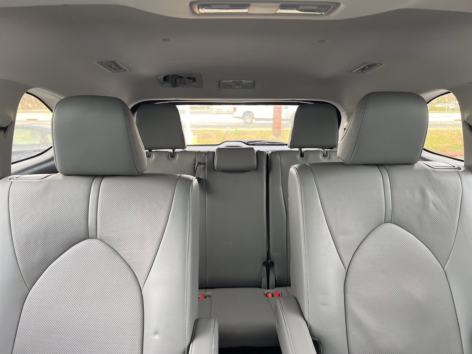 Thumbnail: 2023 Toyota Highlander - 16