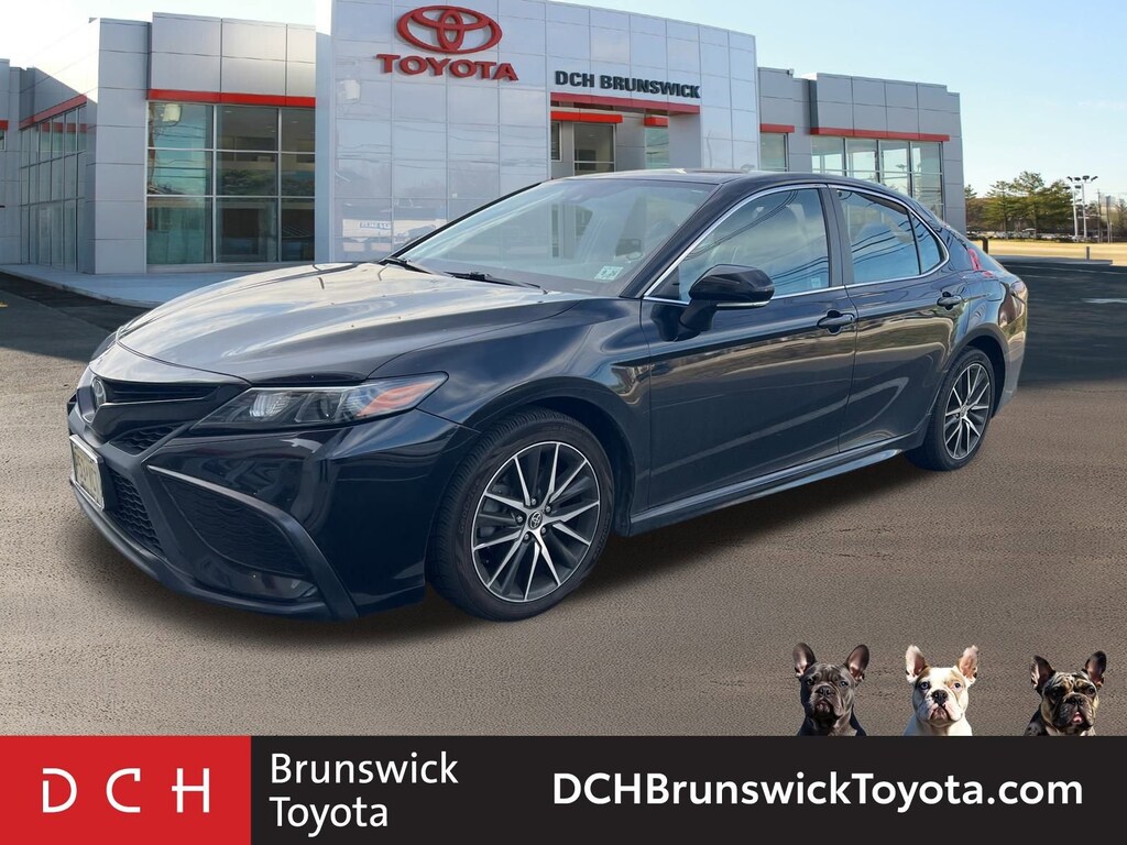 Used 2022 Toyota Camry SE Sedan