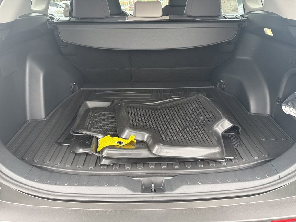 Thumbnail: 2025 Toyota RAV4 - 9