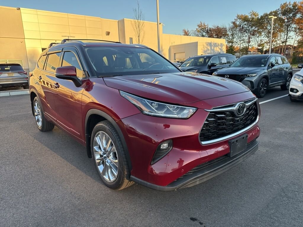Used 2022 Toyota Highlander Limited SUV