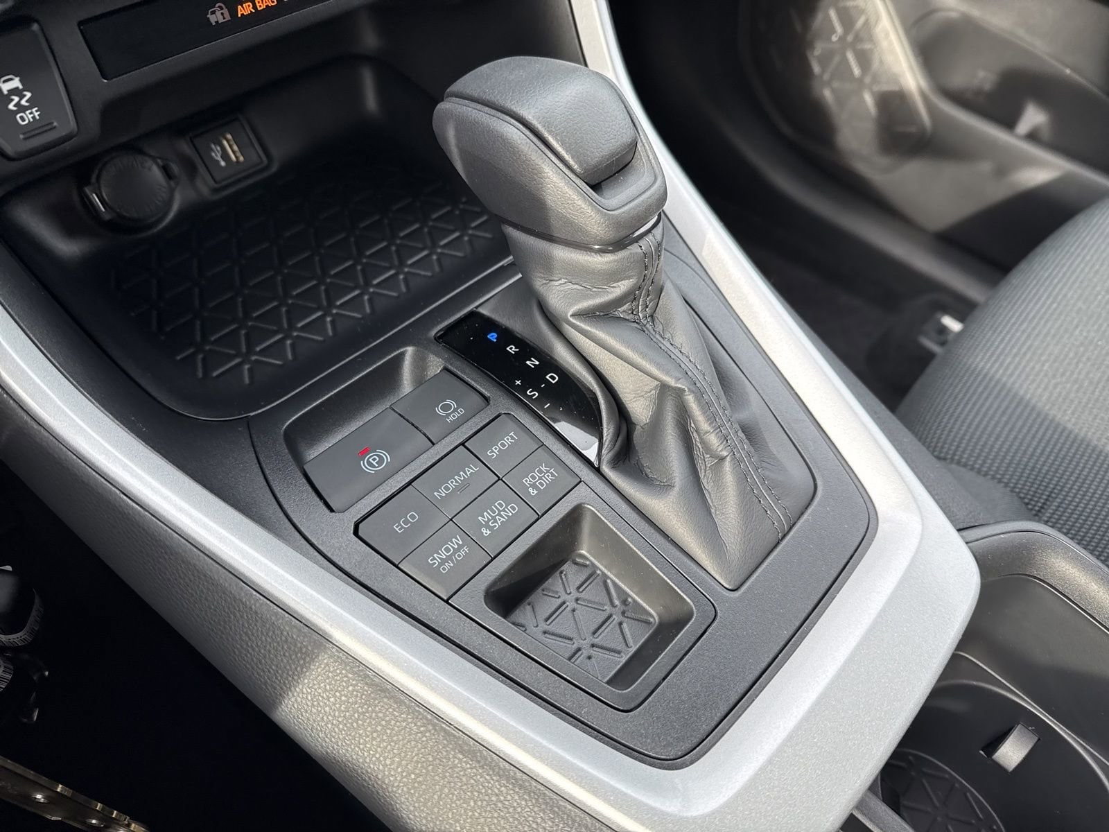 Thumbnail: 2025 Toyota RAV4 - 23