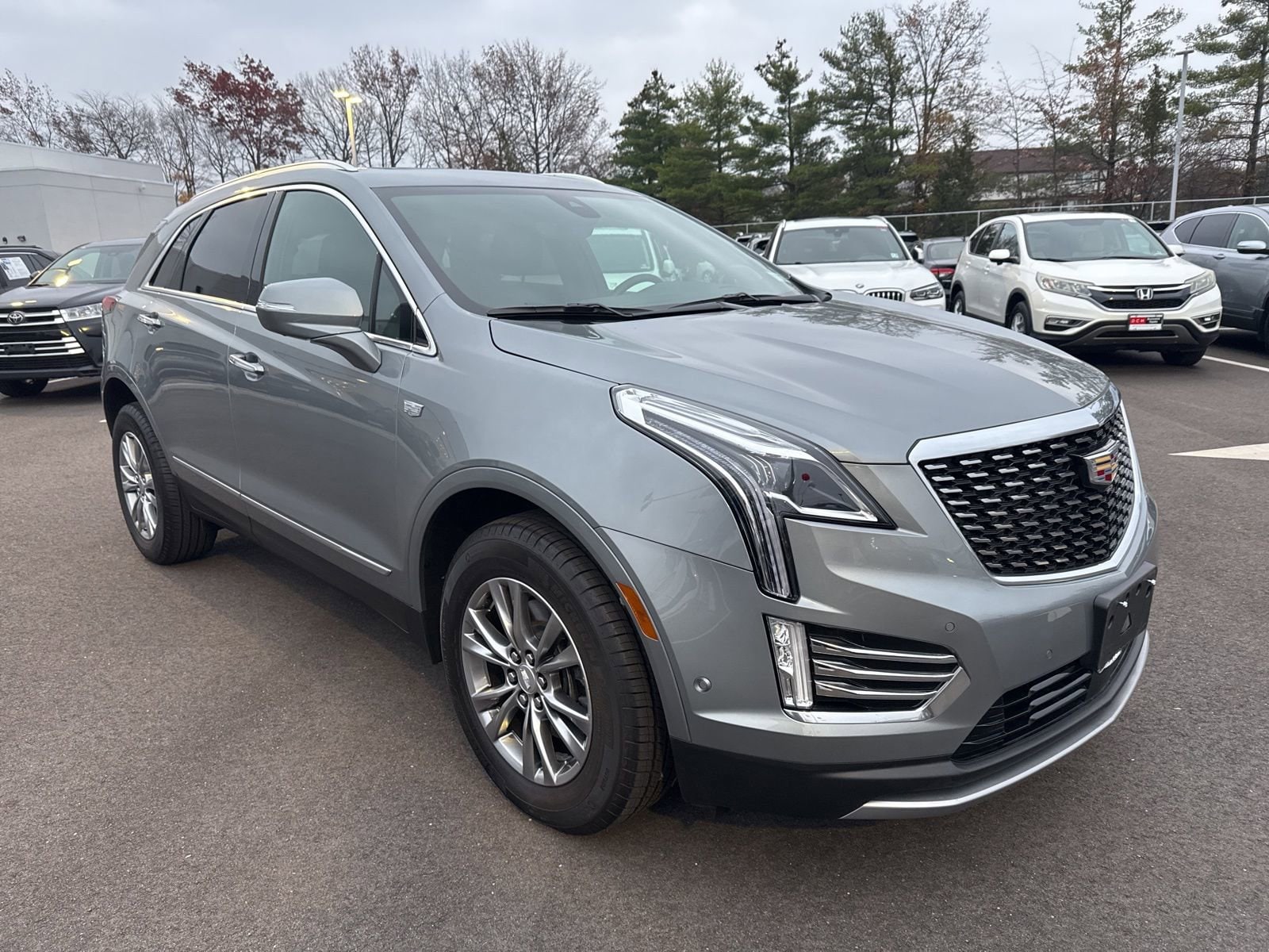 Thumbnail: 2023 Cadillac XT5 - 3