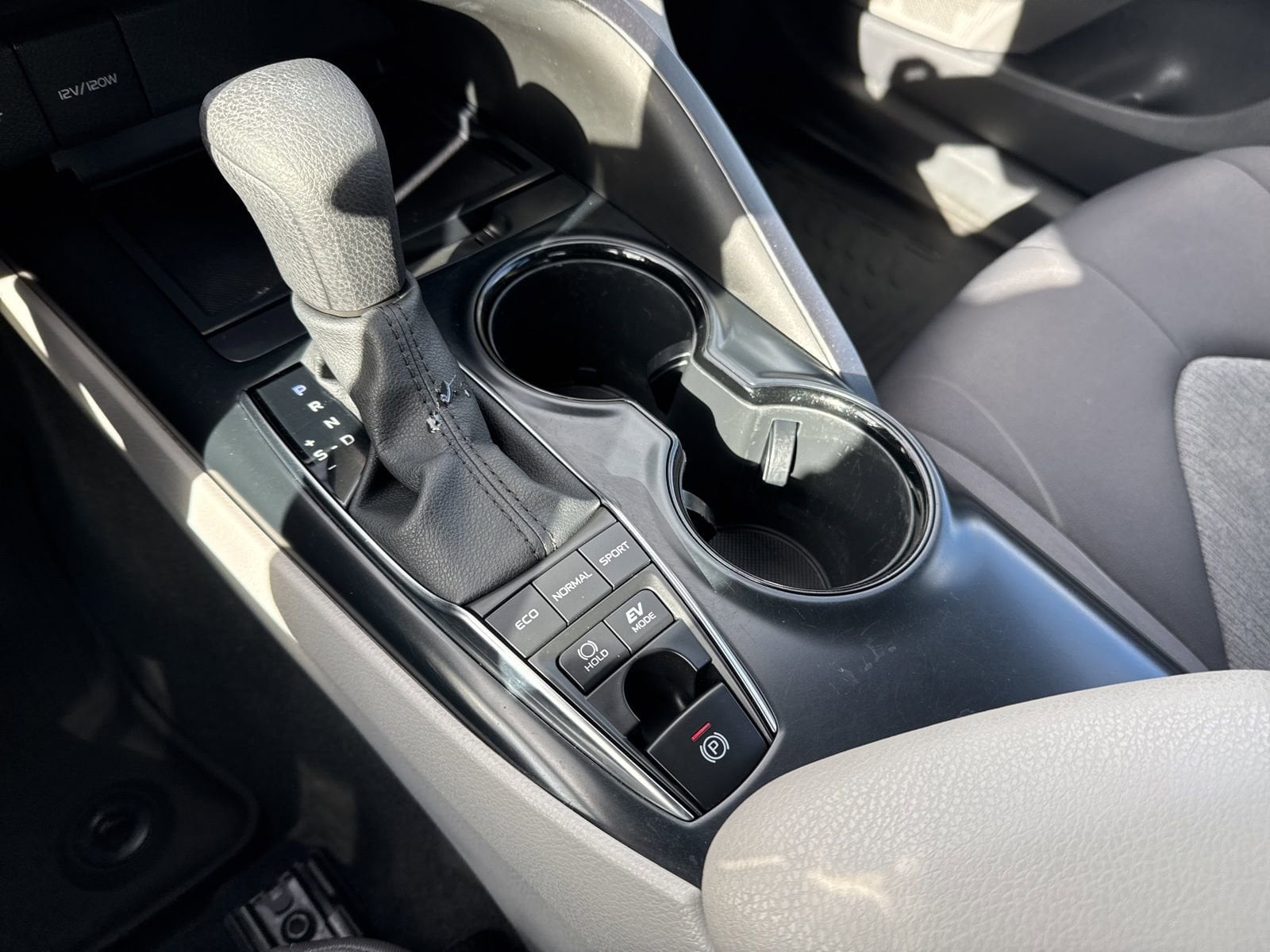 Thumbnail: 2020 Toyota Camry - 27