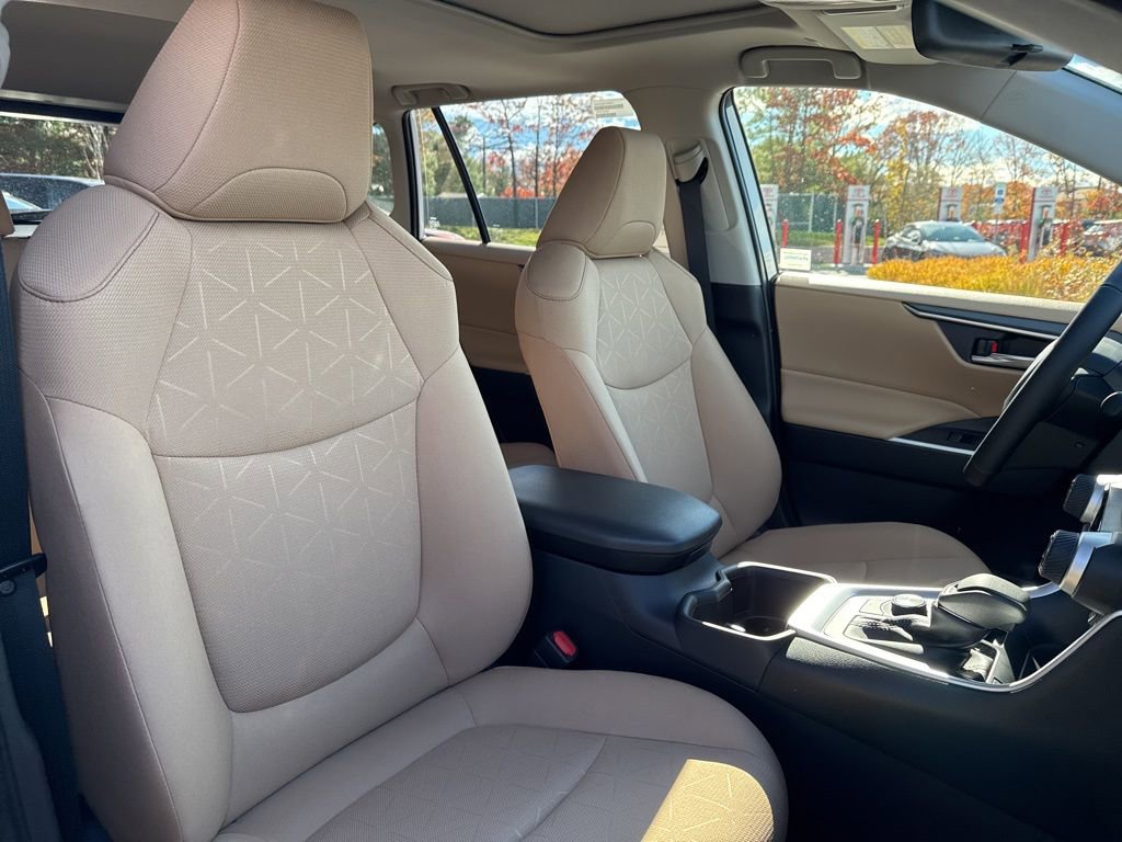 Thumbnail: 2025 Toyota RAV4 - 14