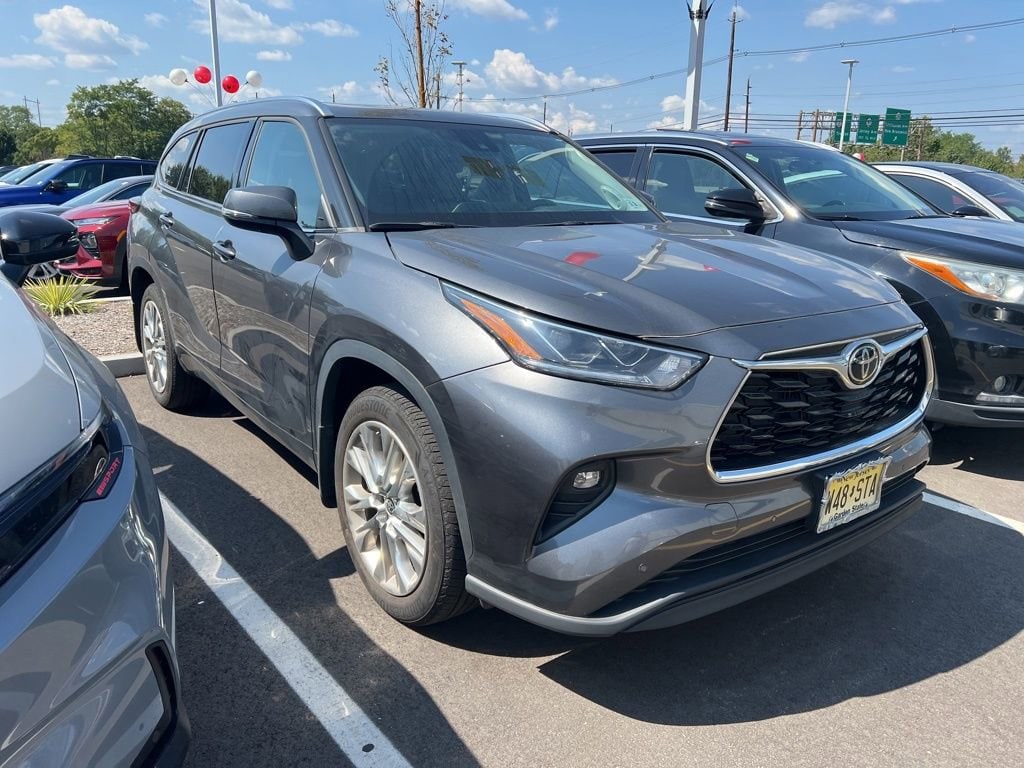 Thumbnail: 2023 Toyota Highlander - 2