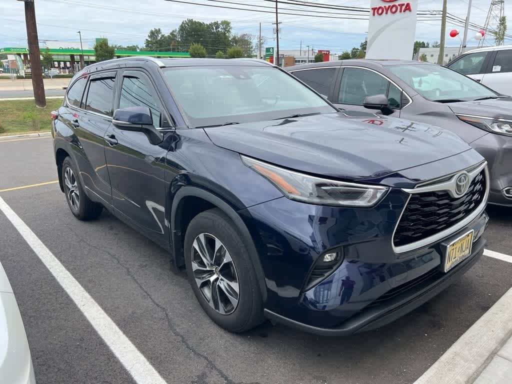 Thumbnail: 2021 Toyota Highlander - 2
