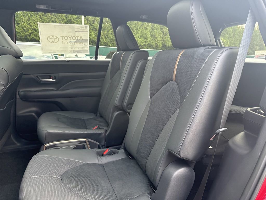 Thumbnail: 2026 Toyota Grand Highlander - 13