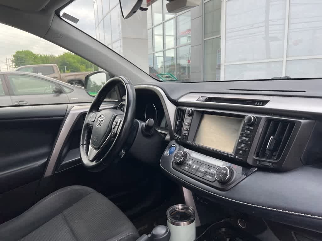 Thumbnail: 2018 Toyota RAV4 - 14
