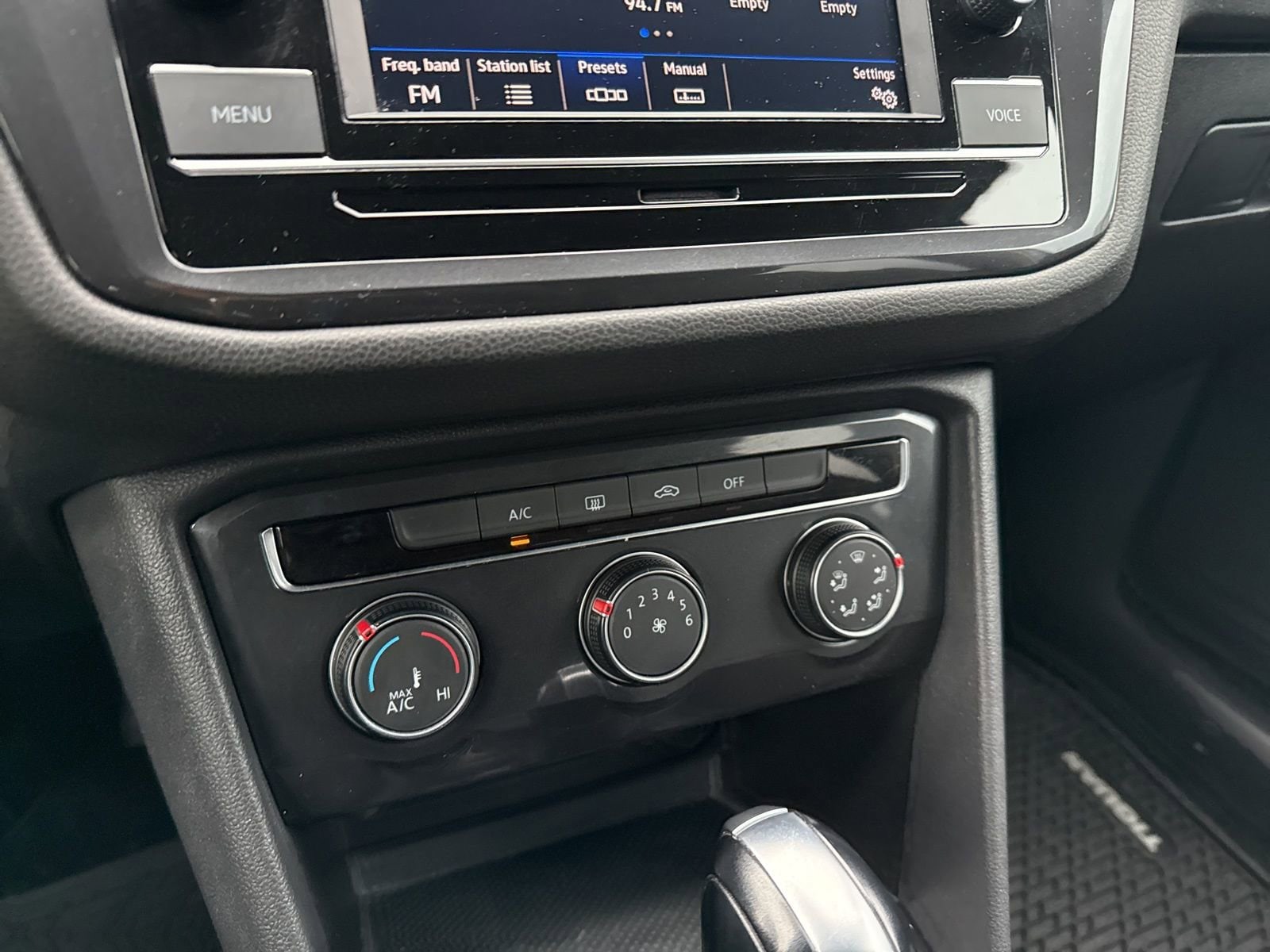 Thumbnail: 2021 Volkswagen Tiguan - 27