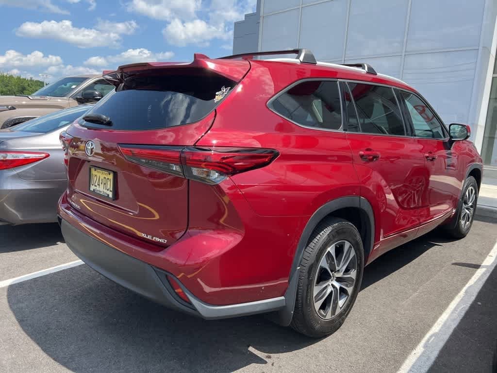 Thumbnail: 2022 Toyota Highlander - 3