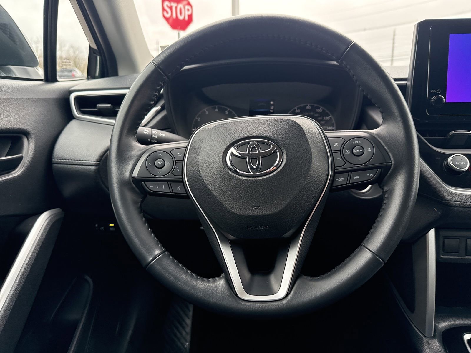 Thumbnail: 2023 Toyota Corolla Cross - 23