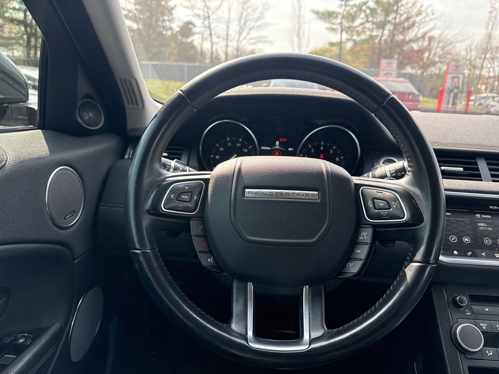 Thumbnail: 2019 Land Rover Range Rover Evoque - 25