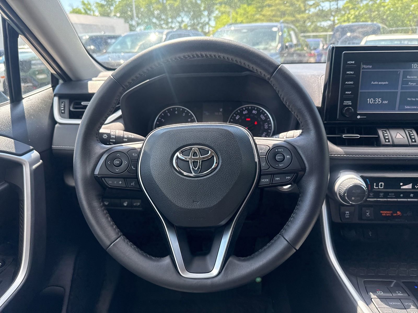 Thumbnail: 2021 Toyota RAV4 - 25