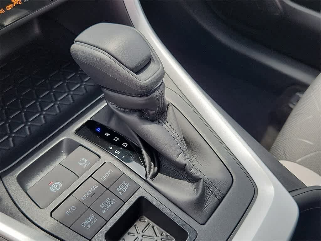 Thumbnail: 2025 Toyota RAV4 - 11