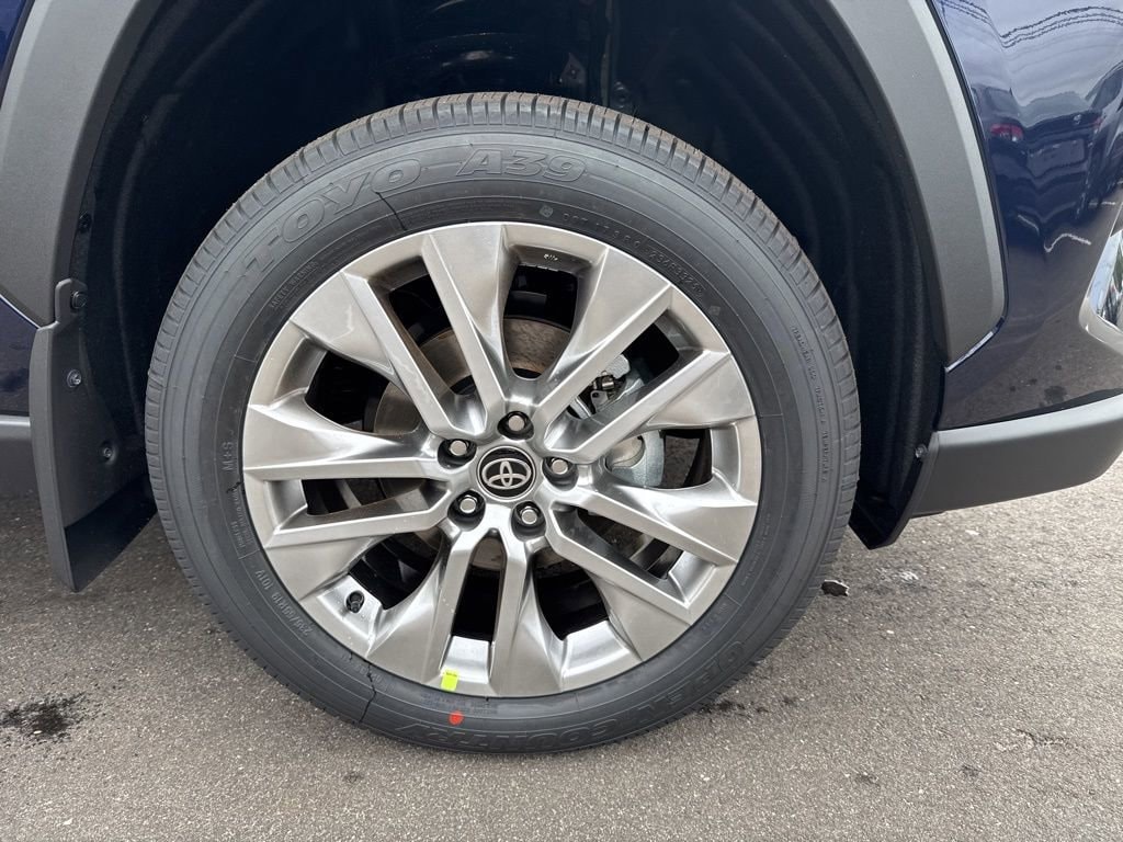 Thumbnail: 2025 Toyota RAV4 - 8