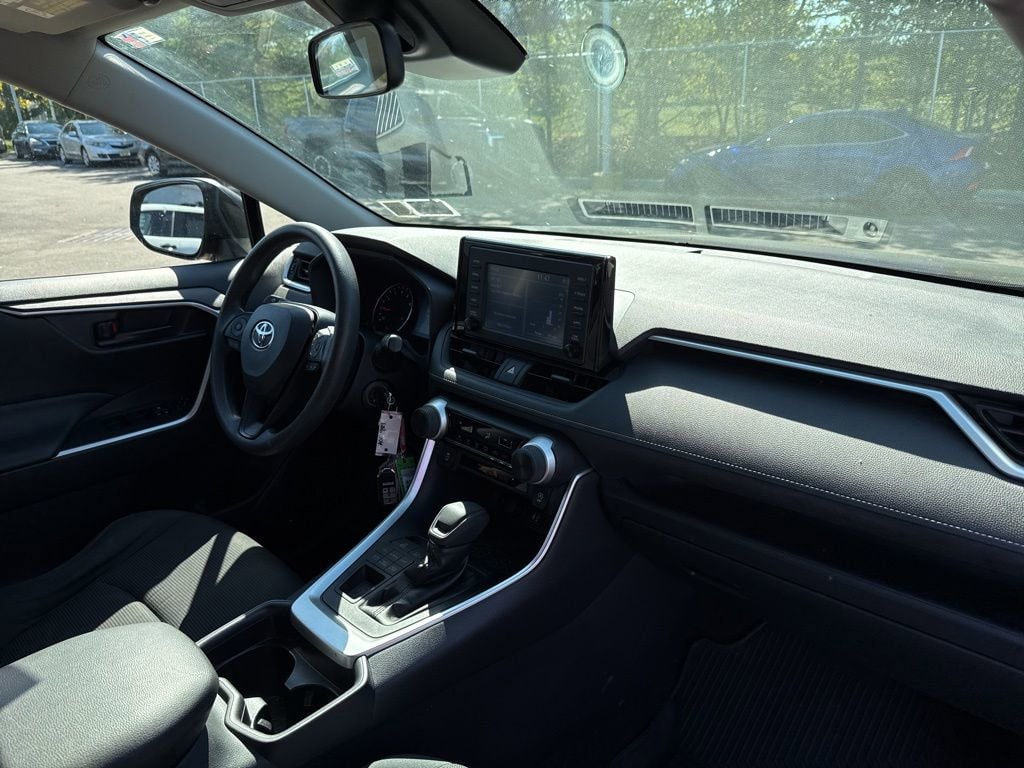Thumbnail: 2019 Toyota RAV4 - 20