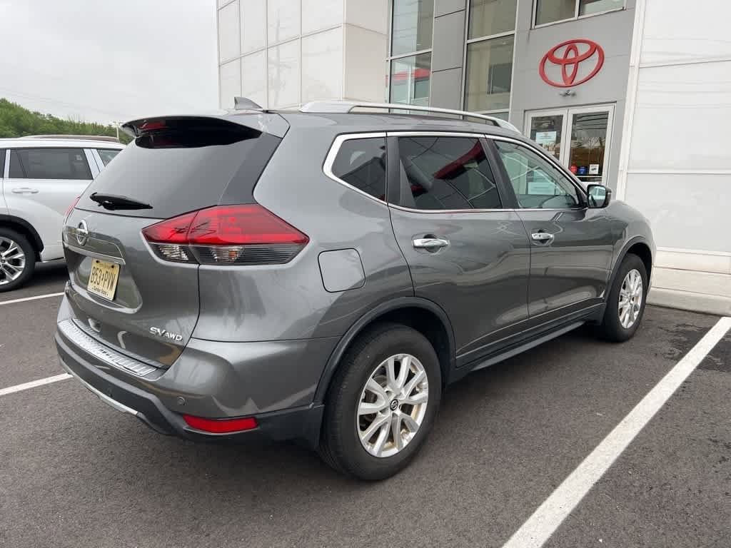 2019 Nissan Rogue SV 3