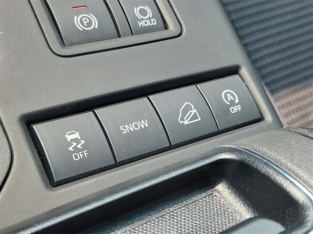 2022 Toyota Highlander LE 32