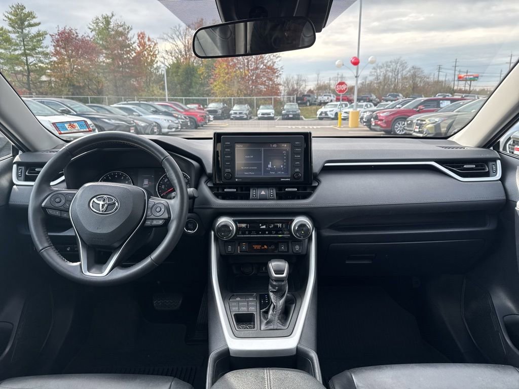 Thumbnail: 2020 Toyota RAV4 - 25