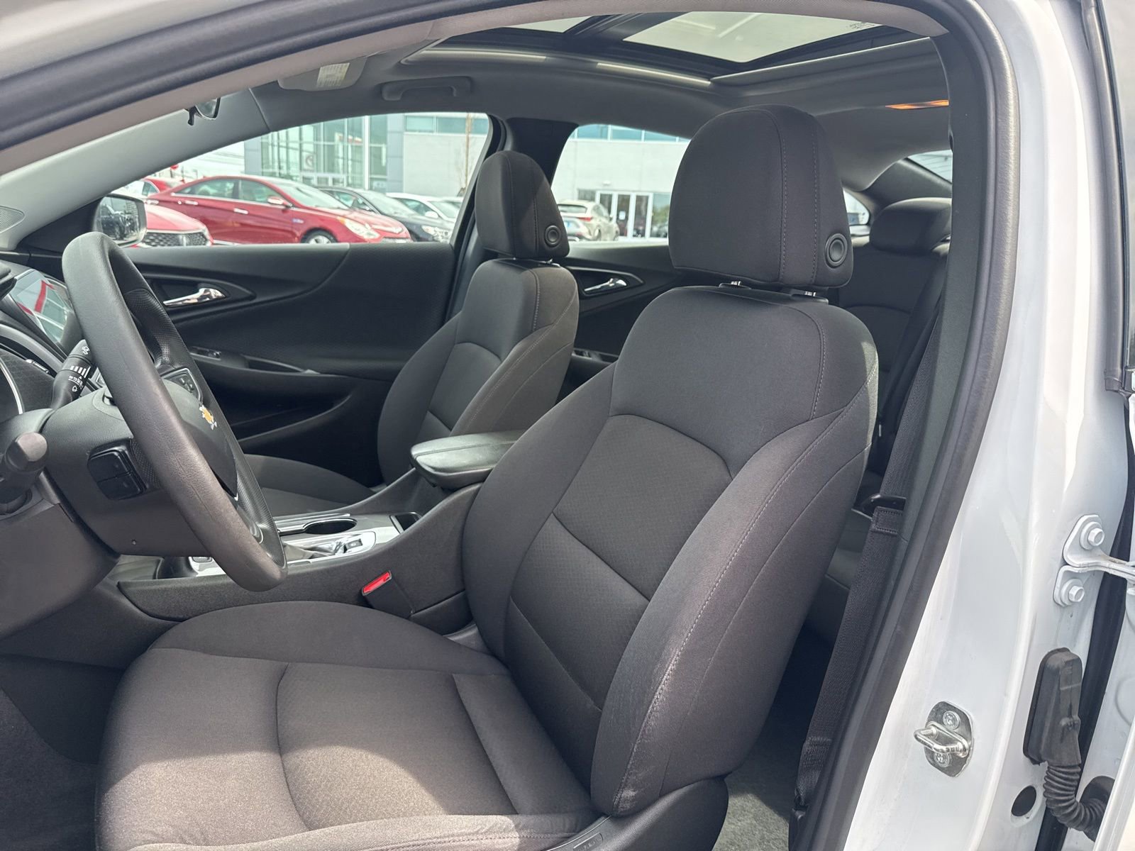 Thumbnail: 2023 Chevrolet Malibu - 21