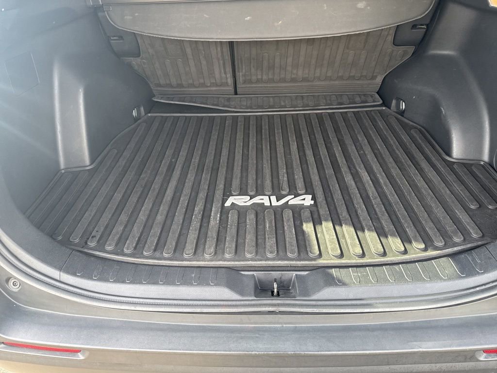 Thumbnail: 2020 Toyota RAV4 - 16