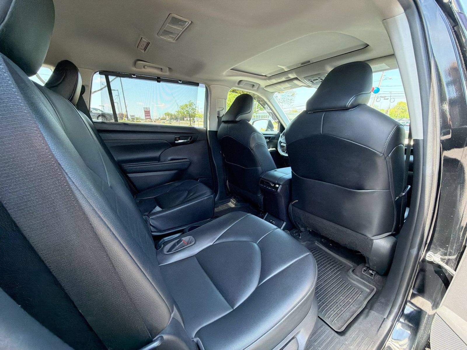 Thumbnail: 2021 Toyota Highlander - 21