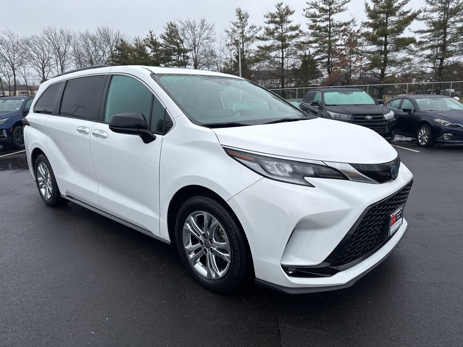 Thumbnail: 2023 Toyota Sienna - 3