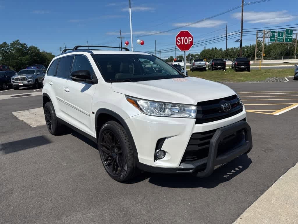 Thumbnail: 2019 Toyota Highlander - 2