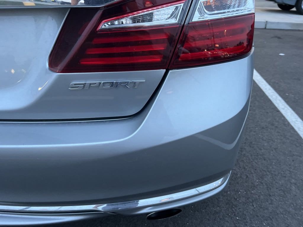 Thumbnail: 2017 Honda Accord - 21