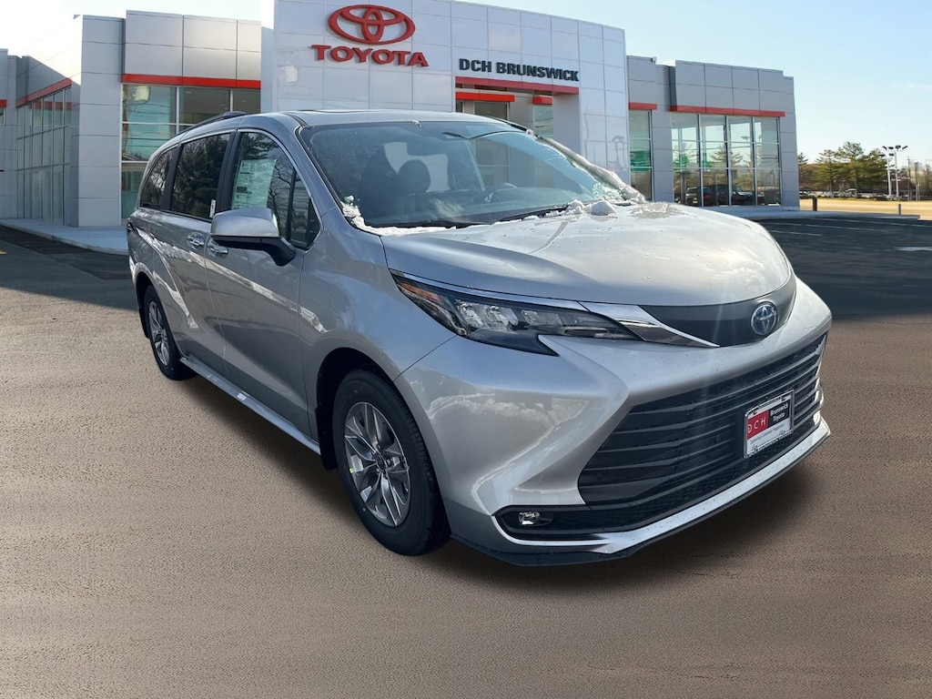New 2025 Toyota Sienna XLE Van Passenger Van