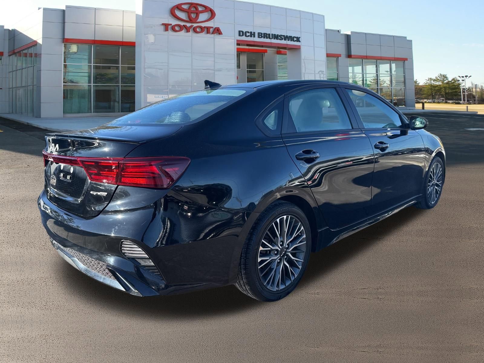 Thumbnail: 2023 Kia Forte - 5