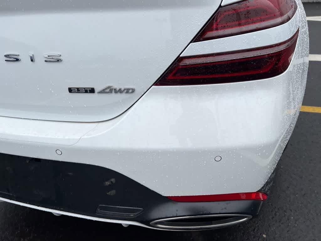 Thumbnail: 2022 Genesis G70 - 28
