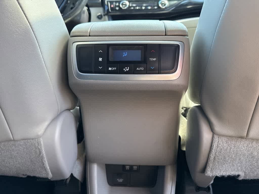 Thumbnail: 2019 Toyota Highlander - 29