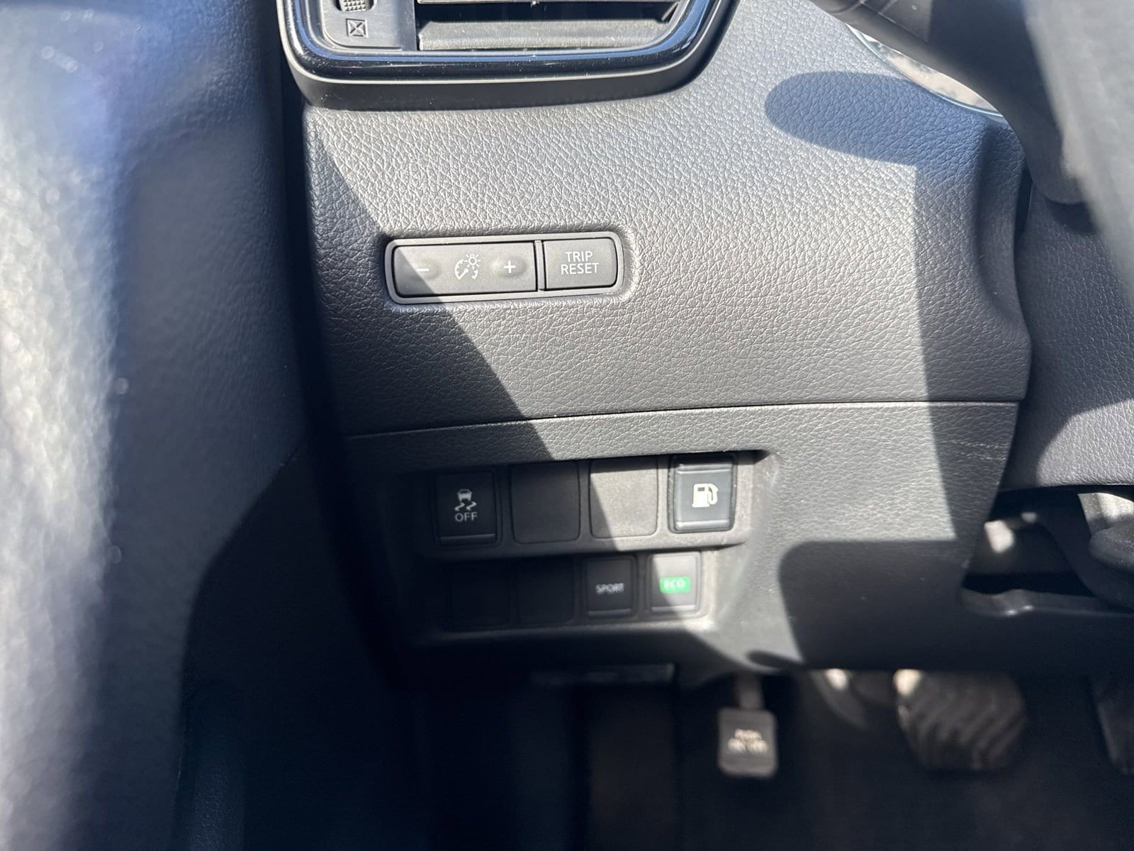 Thumbnail: 2018 Nissan Rogue - 29