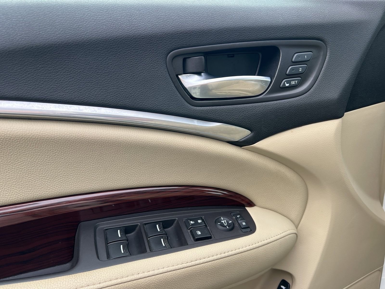 Thumbnail: 2015 Acura MDX - 23