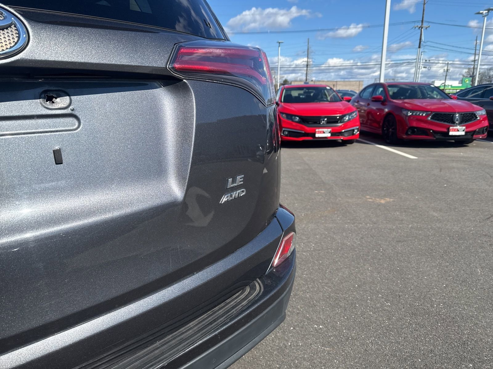 Thumbnail: 2018 Toyota RAV4 - 14