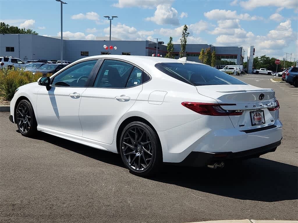 2025 Toyota Camry SE photo 4