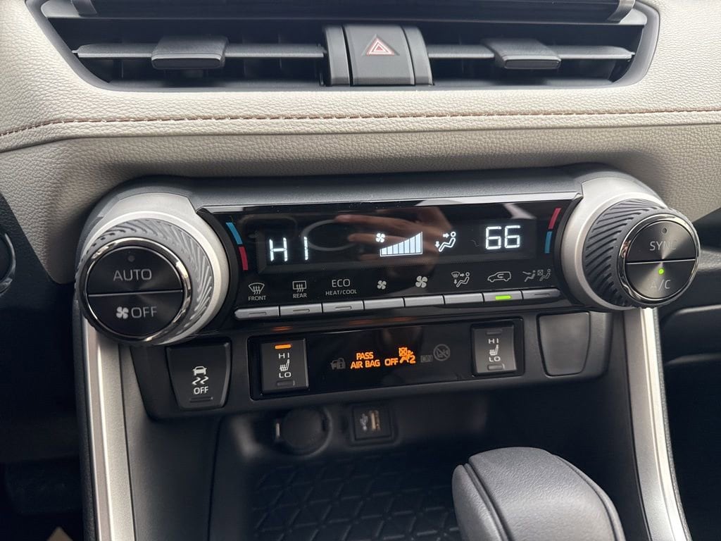 Thumbnail: 2025 Toyota RAV4 - 20