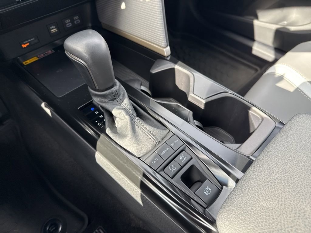 Thumbnail: 2025 Toyota Camry - 29