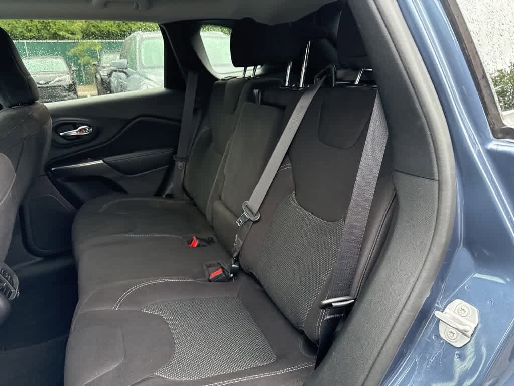 Thumbnail: 2020 Jeep Cherokee - 19